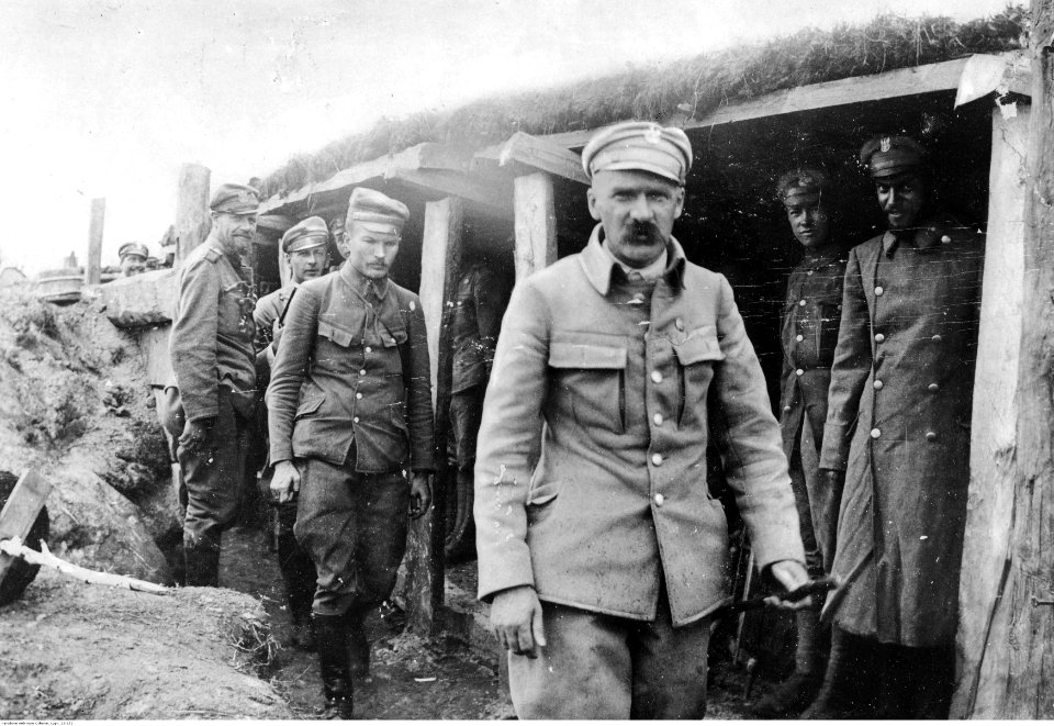 Józef Piłsudski w okopach 1 pułku piechoty Legionów Polskich (22-152)