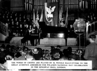 Koncert Witolda Małcużyńskiego z okazji polskiego święta narodowego (21-242)