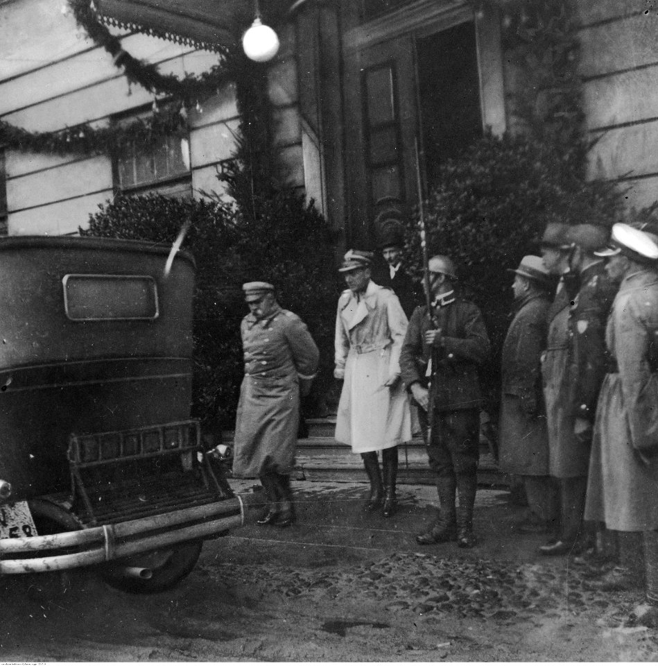 Józef Piłsudski z Józefem Beckiem (22-519)