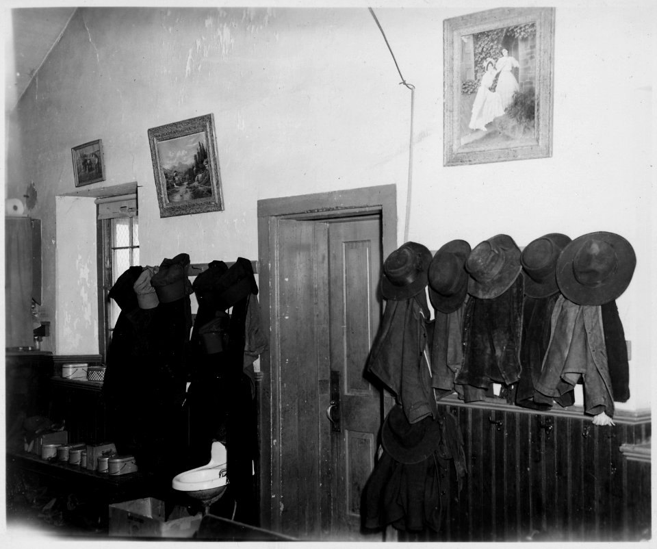 Lancaster County, Pennsylvania. Sex distinctions, which are rigidly enforced in later life, begin i . . . - NARA - 521099