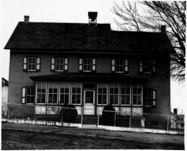 Lancaster County, Pennsylvania. Sun porches such as the one shown on this Church-Amish house are co . . . - NARA - 521063