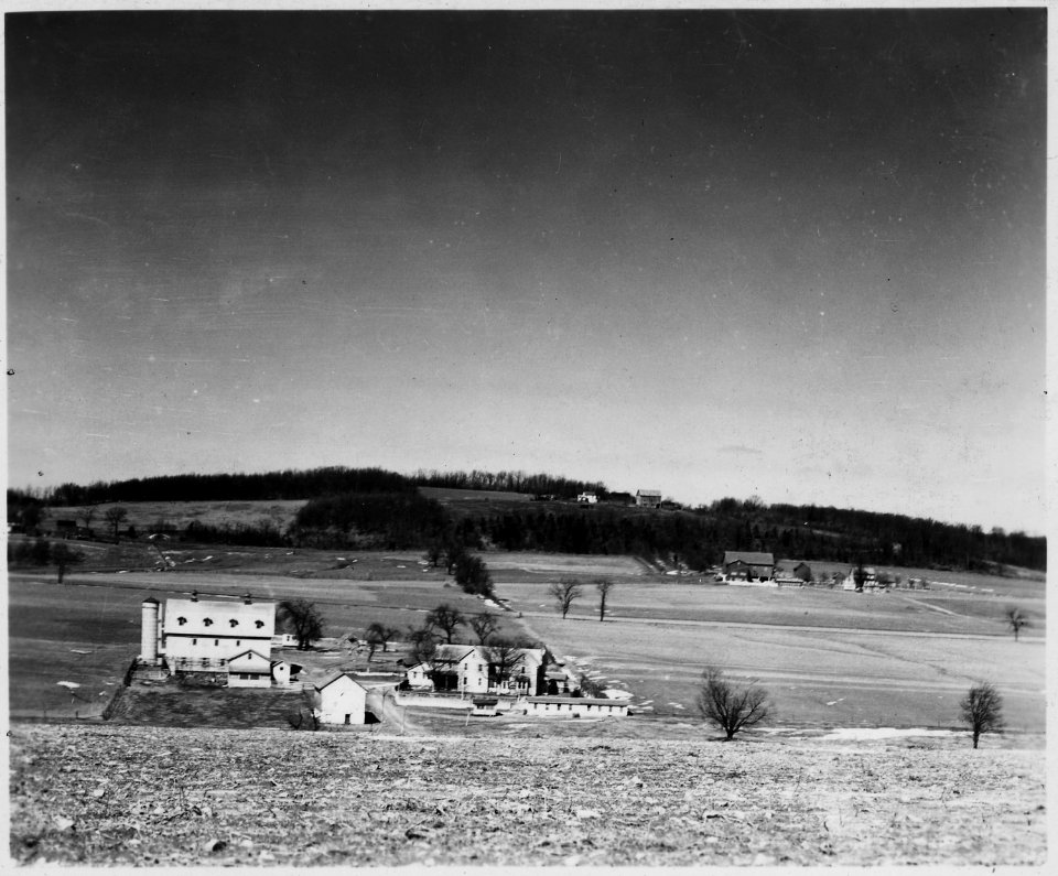 Lancaster County, Pennsylvania. This is an Old-Order Amish farm place near Morgantown. Notice the . . . - NARA - 521113