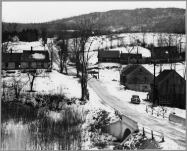 Landaff, Grafton County, New Hampshire. The Hollow is occupied by a group of small houses, a numbe . . . - NARA - 521514
