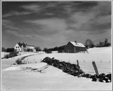 Landaff, Grafton County, New Hampshire. Mr. Amos Albee's farm - one of the 5 largest in Landaff. Hou . . . - NARA - 521516