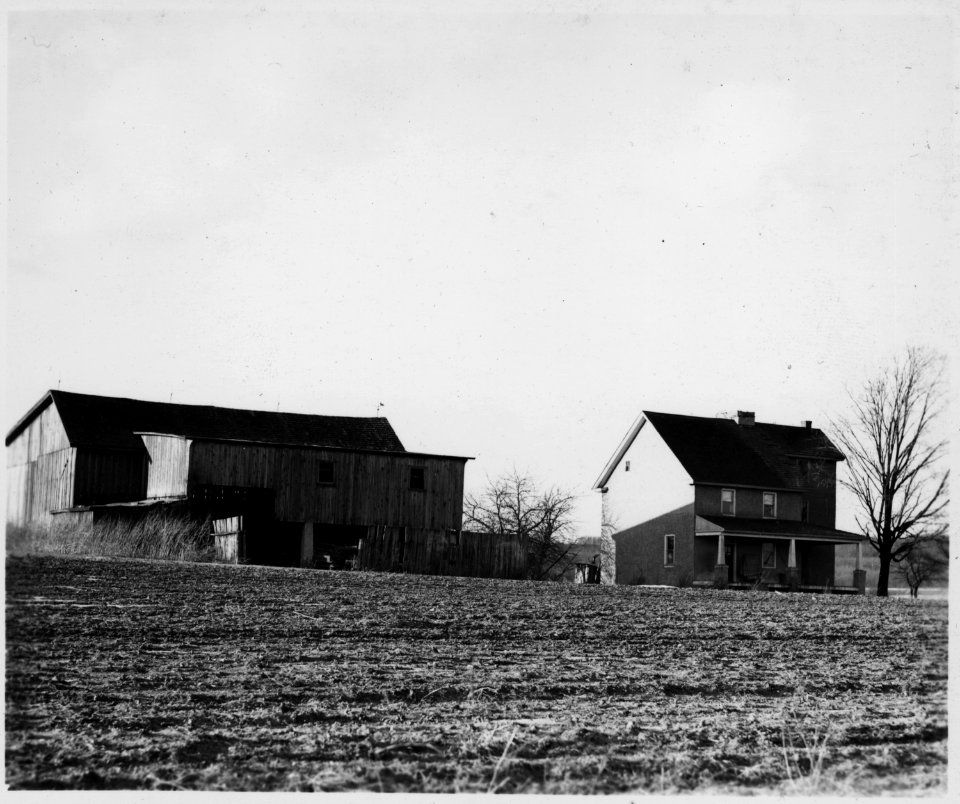 Lancaster County, Pennsylvania. This Scotch-Irish farm place is located in a region which is margin . . . - NARA - 521091