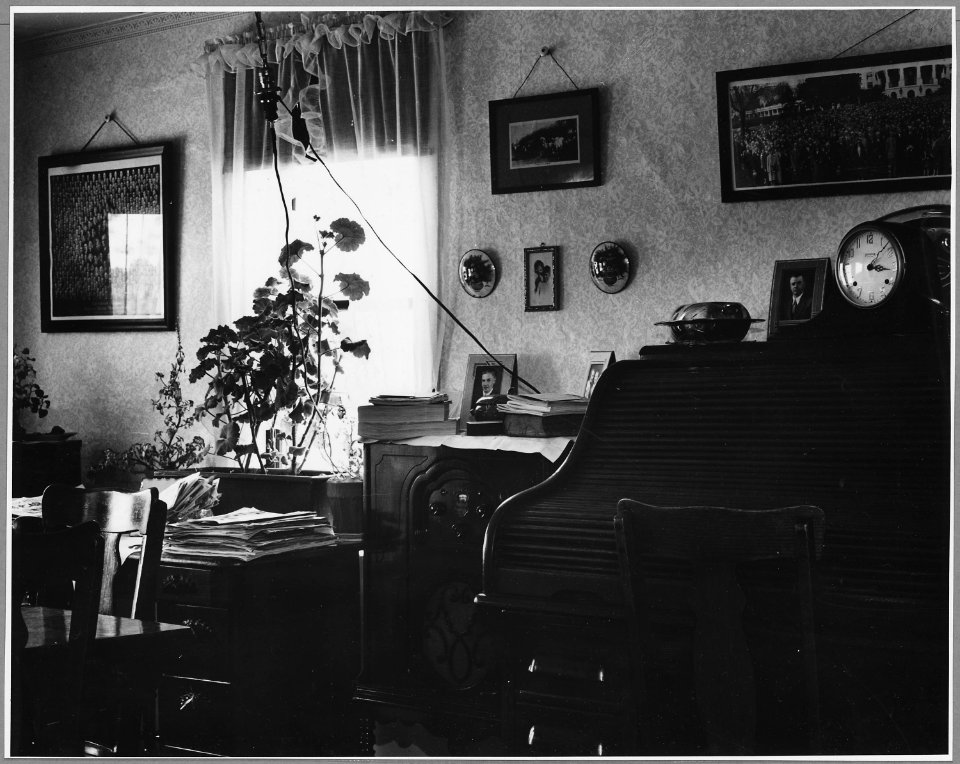 Landaff, Grafton County, New Hampshire. Here is a corner of a typical upper class room. It is in t . . . - NARA - 521449