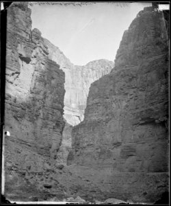 LIMESTONE WALLS, KANAB WASH OR CANYON OF GRAND GULCH, ARIZONA - NARA - 524241