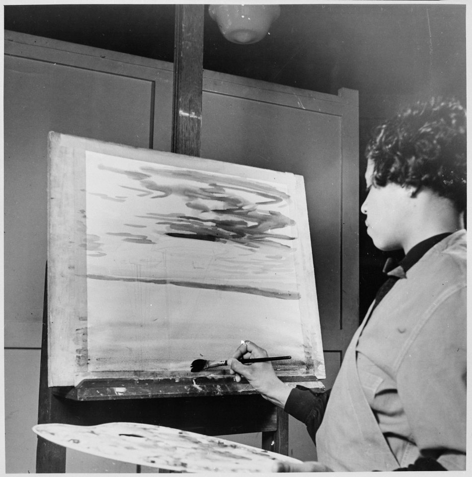 Lois Jones, artist at work - NARA - 559228