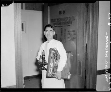Los Angeles, California. Doctor Tom T. Watanabe, Physician and Surgeon of Japanese ancestry by his . . . - NARA - 536800