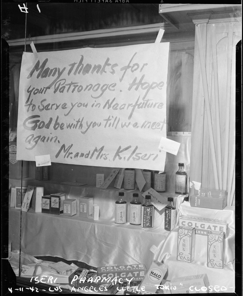 Los Angeles, California. Mr. and Mrs. K. Tseri have closed their drugstore in preparation for the f . . . - NARA - 536001