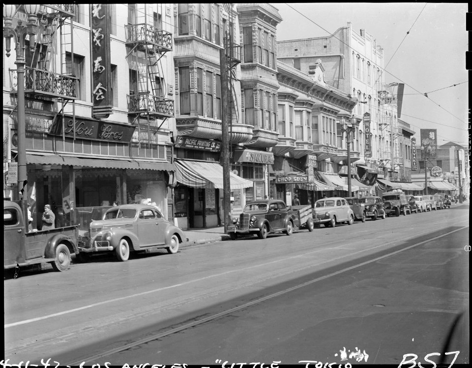 Los Angeles, California. Street scene in Little Tokyo near the Los Angeles Civic Center, prior t . . . - NARA - 536806