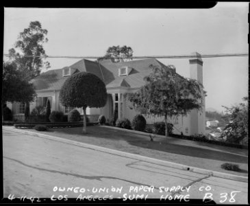 Los Angeles, California. The Sumi residence prior to evacuation of people of Japanese ancestry from . . . - NARA - 536787