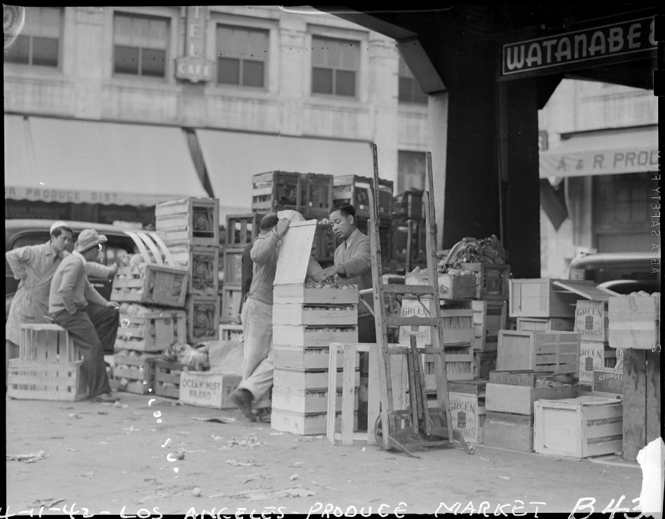 Los Angeles, California. Vegetable concession in wholesale produce market, operated almost exclusiv . . . - NARA - 536792