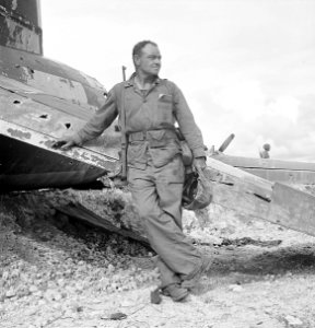 Lt. Paul Dorsey a Marine Corps photographer attached to Comndr. Edward Steichen's Naval Aviation Photographic Unit is... - NARA - 520673