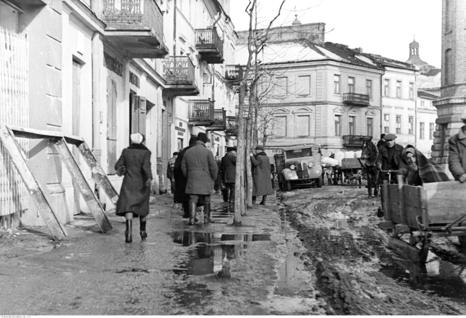 Lublin. Ul. Teatralna (2-237)