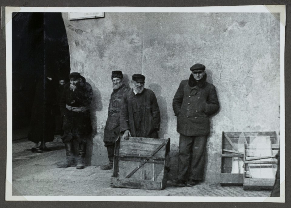 Lublin, Pod Brama Krakowska w Lublinie. 30 03 1937 (76542079) photo