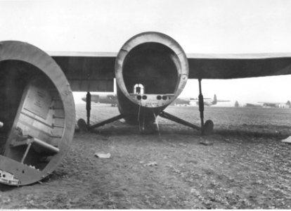 Lotnisko niemieckie w okolicach Arnhem (2-386)