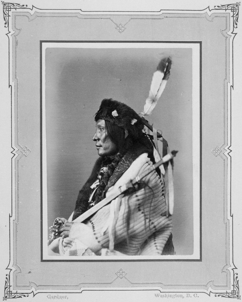 Mad Bear-Ma-To-Weet-Ko. Yanctonai Sioux, 1872 - NARA - 519015