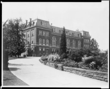 Main Building of the Department of Agriculture, Washington, D.C. (no original caption) - NARA - 512817 photo
