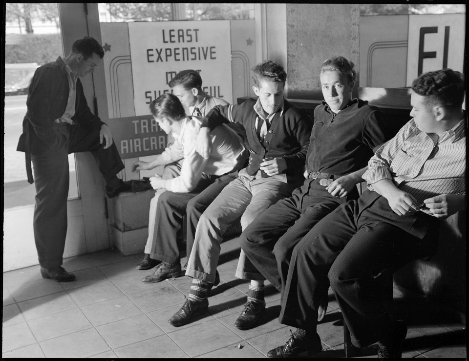 Los Angeles, California. Aircraft Schools. Part of the graduating class of the Fletcher School in Los Angeles. Their... - NARA - 532184