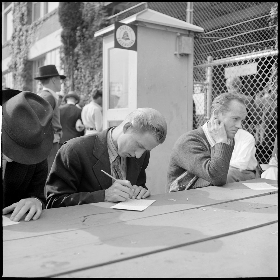Los Angeles, California. Lockheed Employment. Making out preliminary application stating name, address, education... - NARA - 532201