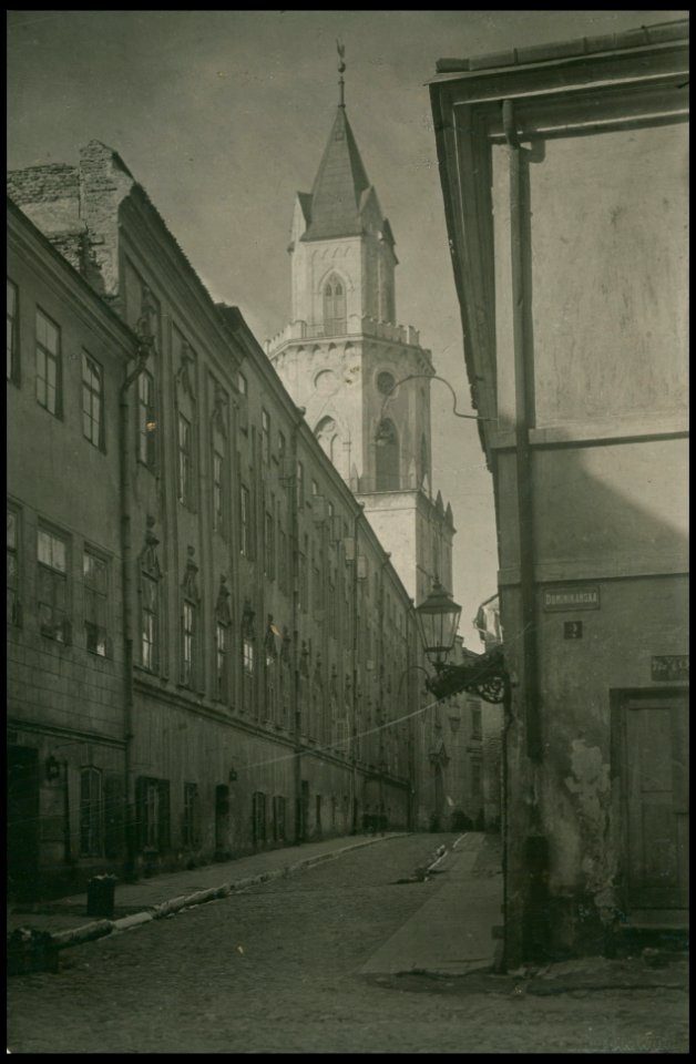 Lublin, Wieza Trynitarska (Jezuicka) i ul. Jezuicka od ul. Dominikanskiej 1934 (48601160)
