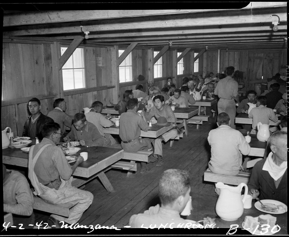 Manzanar Relocation Center, Manzanar, California. Lunchtime at Manzanar, a War Relocation Authority . . . - NARA - 536878