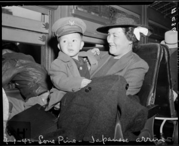 Manzanar Relocation Center, Manzanar, California. Mother and child, evacuees form the west coast, a . . . - NARA - 536227