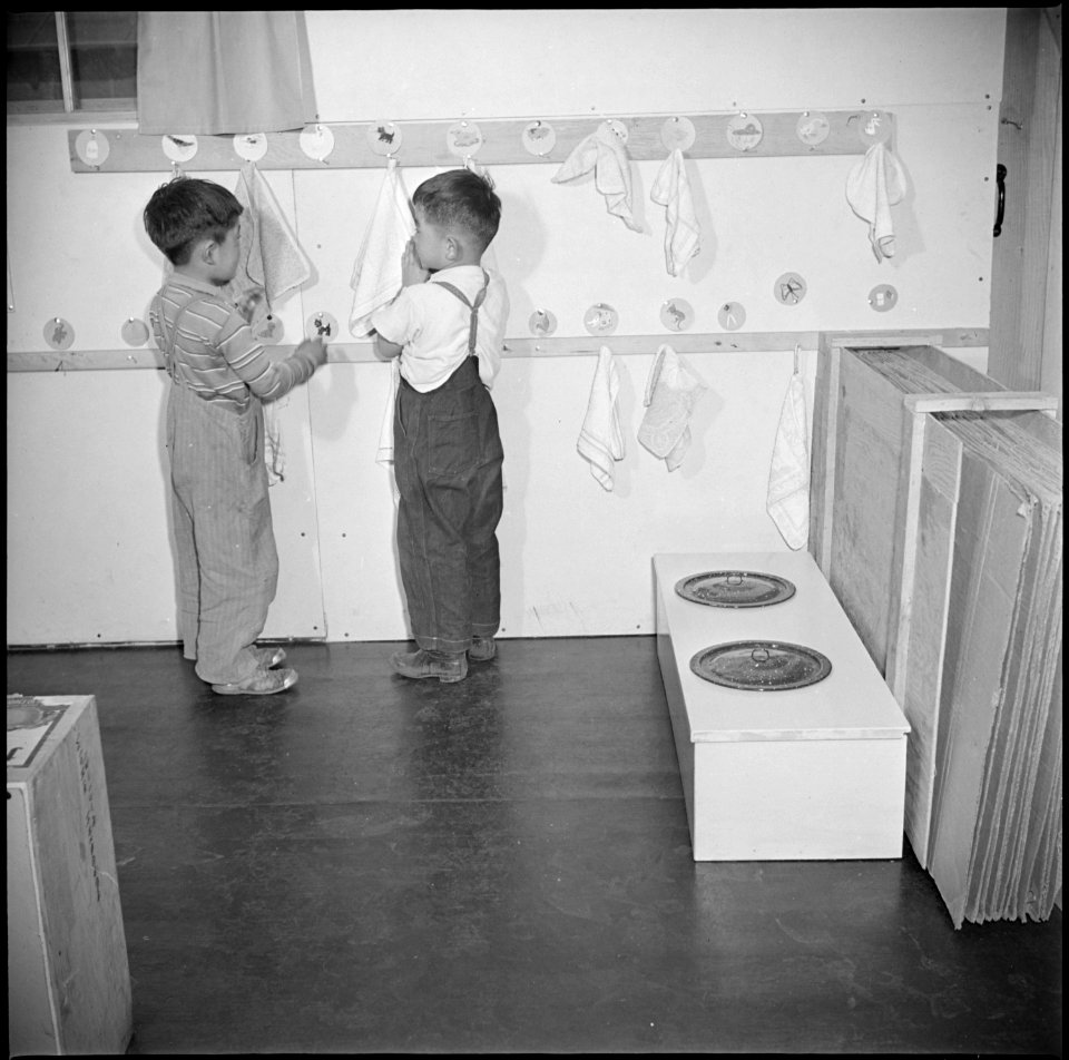 Manzanar Relocation Center, Manzanar, California. Pupils in the nursery school are taught that clea . . . - NARA - 536695