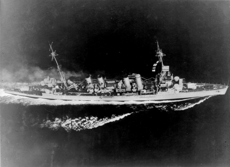 Marblehead (light CL12). Aerial, starboard side, underway, 01-10-1933 - NARA - 520828