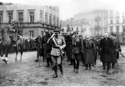 Marszałek Józef Piłsudski podczas obchodów Święta Niepodległości w Warszawie (22-436-1)