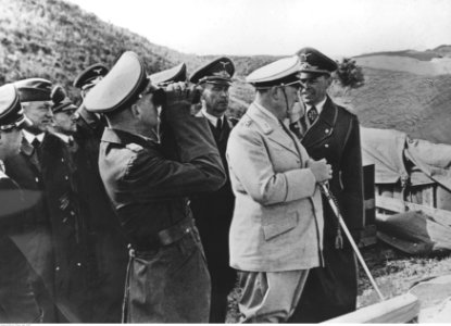 Marszałkowie Hermann Goring i Albert Kesselring na stanowisku dowodzenia na wybrzeżu kanału La Manche (2-2627)
