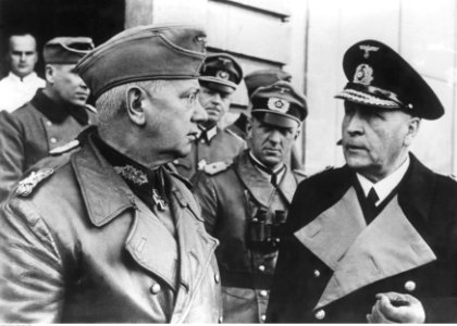 Marszałek Walter von Reichenau w niemieckiej bazie okrętów podwodnych na wybrzeżu Atlantyku (2-2600)