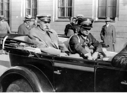 Marszałek Józef Piłsudski po powrocie z gry wojennej z Wilna (22-288)