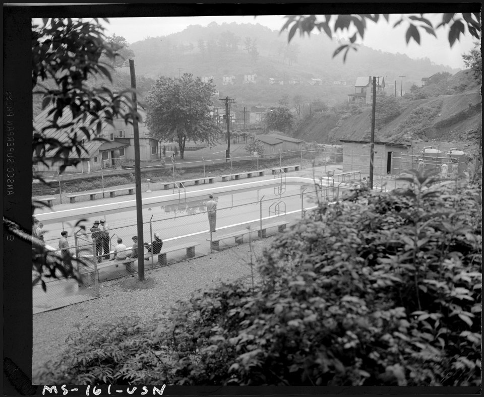 Miner's Memorial Swimming Pool. Pursglove, Monongalia County, West Virginia. - NARA - 540306