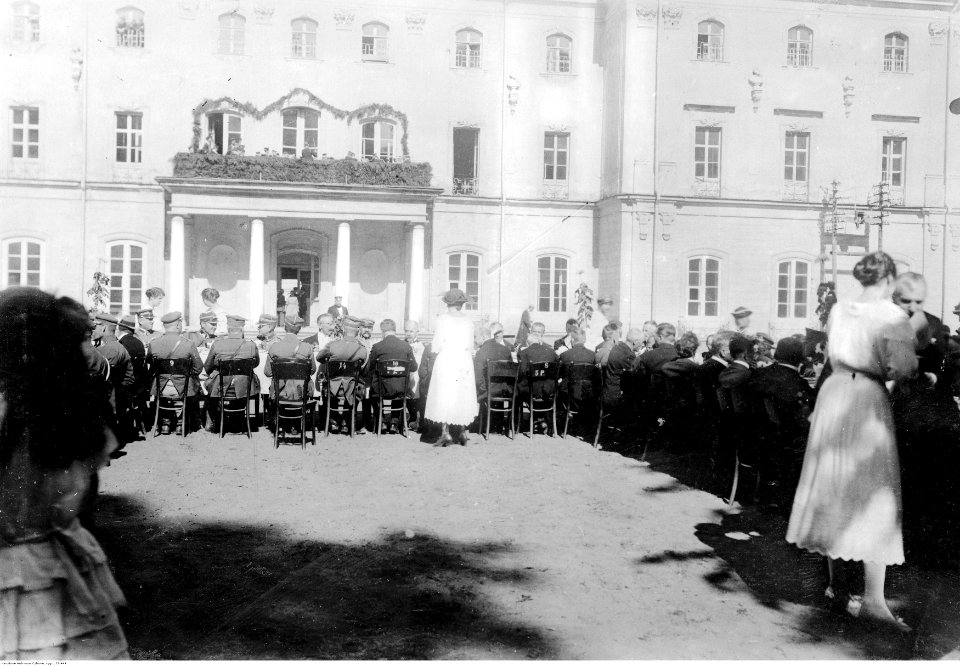 Marszałek Józef Piłsudski podczas uroczystego posiłku (22-444)