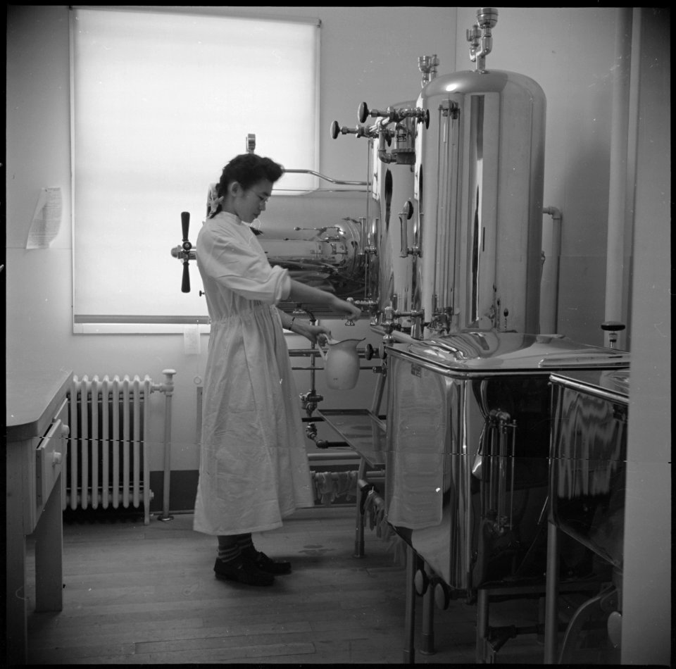 Minidoka Relocation Center. Mary Shimoha. Hospital Series. Operating room sterilizer. - NARA - 536554