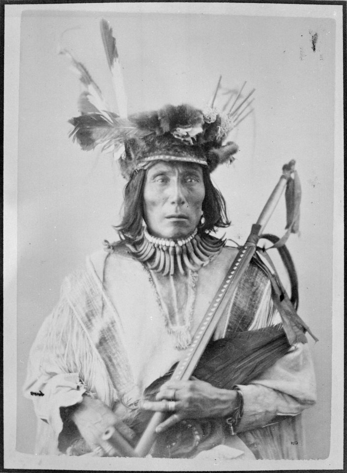 Medicine Bear-Ma-To- Ican. Cut Head, Sioux - NARA - 519022 photo