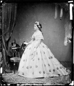 Mrs. Abraham Lincoln - NARA - 529952