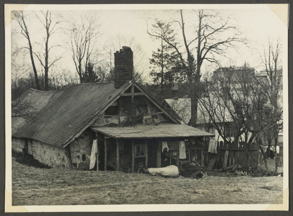 Naleczow, drewniana rudera. 1937 (76581131)