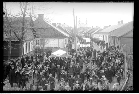 Narcyz Witczak-Witaczyński - Antyniemiecki pochód w Garwolinie (107-515-4) photo