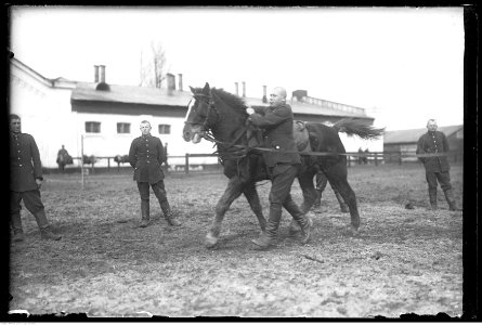 Narcyz Witczak-Witaczyński - 1 Pułk Szwoleżerów w koszarach przy ulicy 29 Listopada w Warszawie (107-230-2)