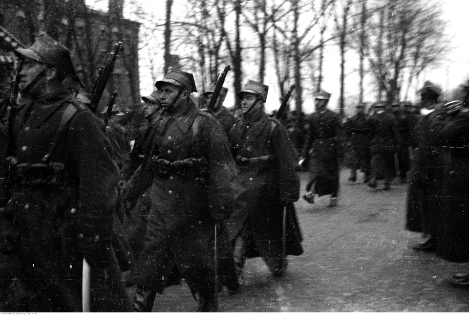 Narcyz Witczak-Witaczyński - Defilada 1 Pułku Strzelców Konnych w Garwolinie (107-1105-4)