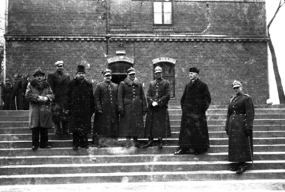Narcyz Witczak-Witaczyński - Defilada 1 Pułku Strzelców Konnych w Garwolinie (107-1105-15)