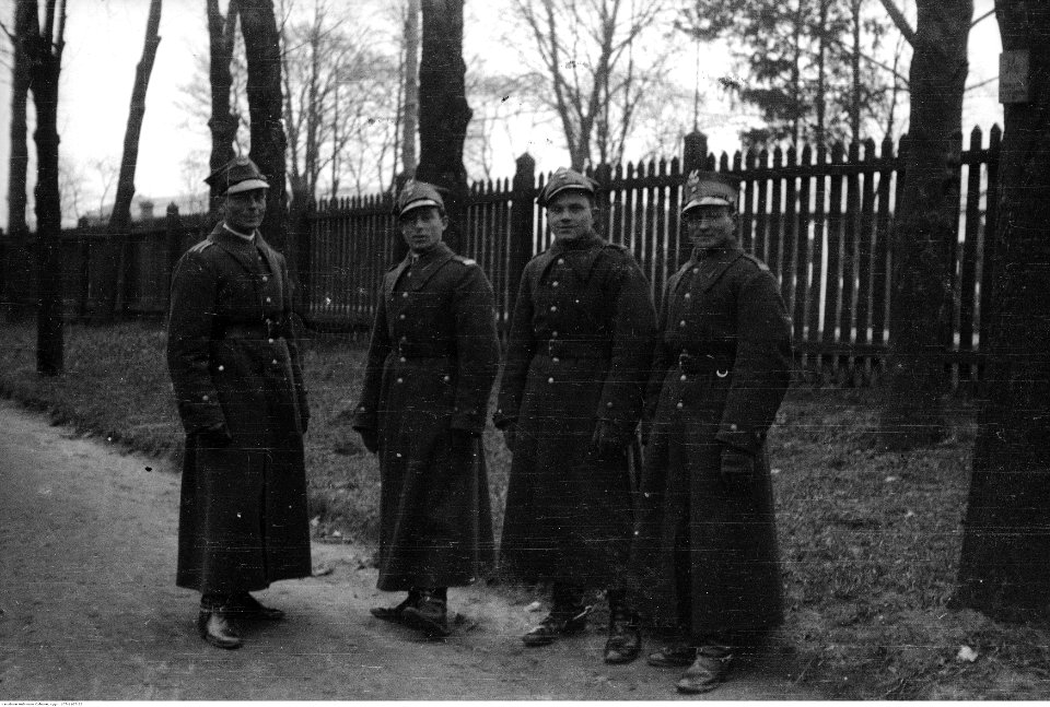 Narcyz Witczak-Witaczyński - Defilada 1 Pułku Strzelców Konnych w Garwolinie (107-1105-22)