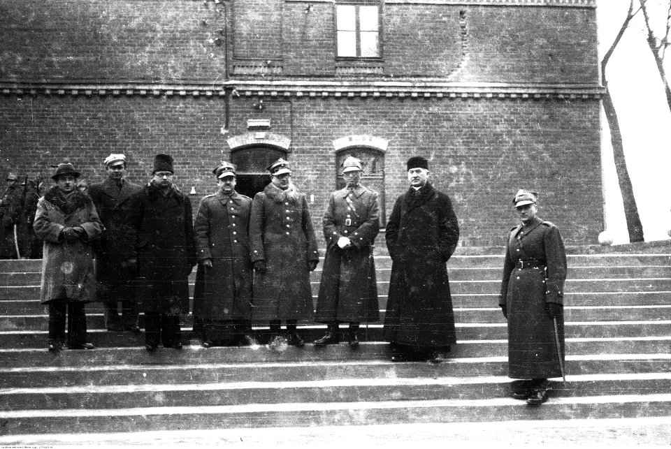 Narcyz Witczak-Witaczyński - Defilada 1 Pułku Strzelców Konnych w Garwolinie (107-1105-16)
