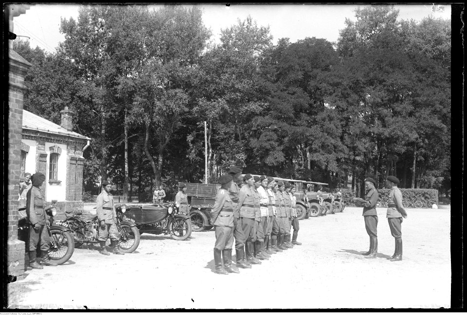 Narcyz Witczak-Witaczyński - Grupa szkolna motocyklowa w koszarach w Garwolinie (107-896-1)