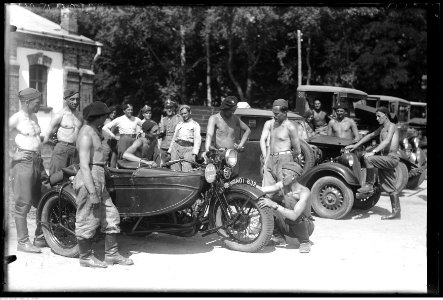 Narcyz Witczak-Witaczyński - Grupa szkolna motocyklowa w koszarach w Garwolinie (107-896-6)
