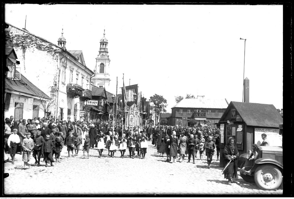 Narcyz Witczak-Witaczyński - Boże Ciało - obchody w Garwolinie (107-654-5)