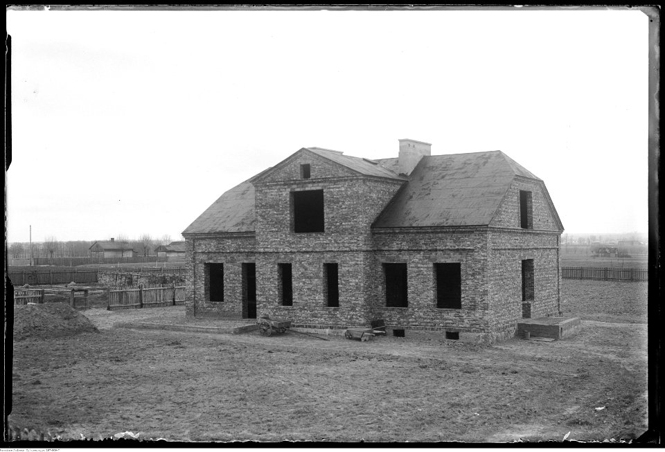 Narcyz Witczak-Witaczyński - Dom Narcyza Witczaka-Witaczyńskiego w stanie surowym (107-869-7)